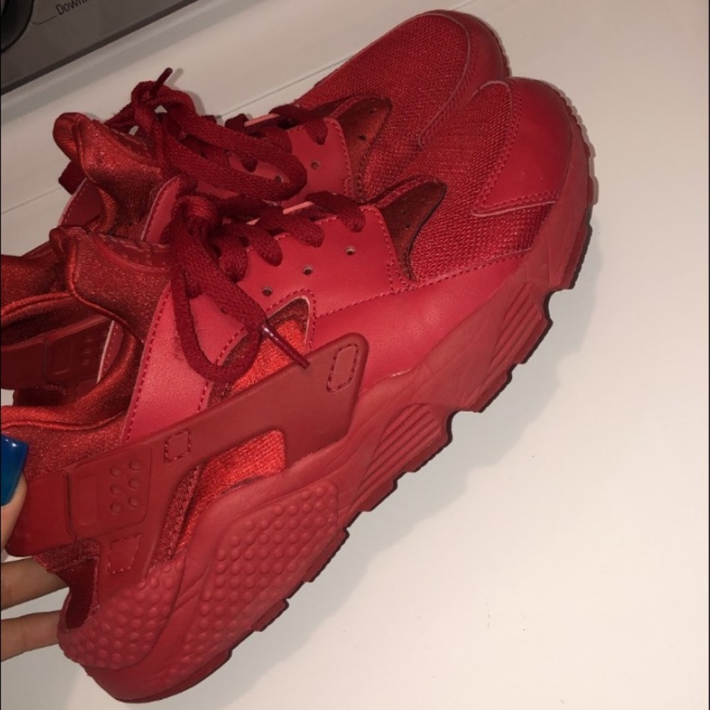 Nike Huraches - Picture 2 of 3
